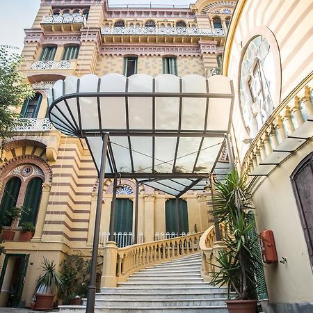 Casa Vacanze Amedeo Naples Luaran gambar