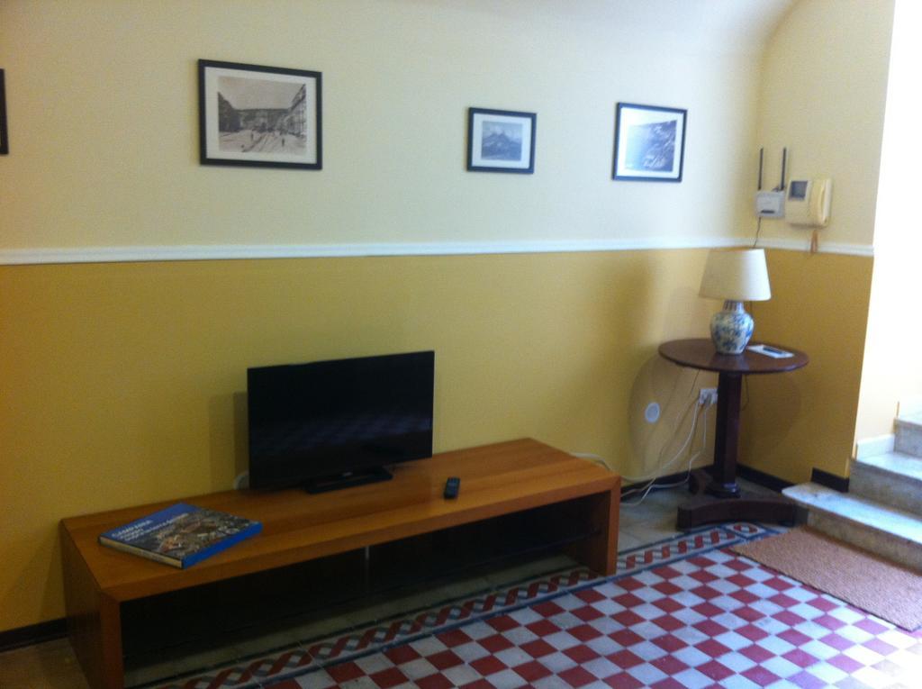 Casa Vacanze Amedeo Naples Luaran gambar