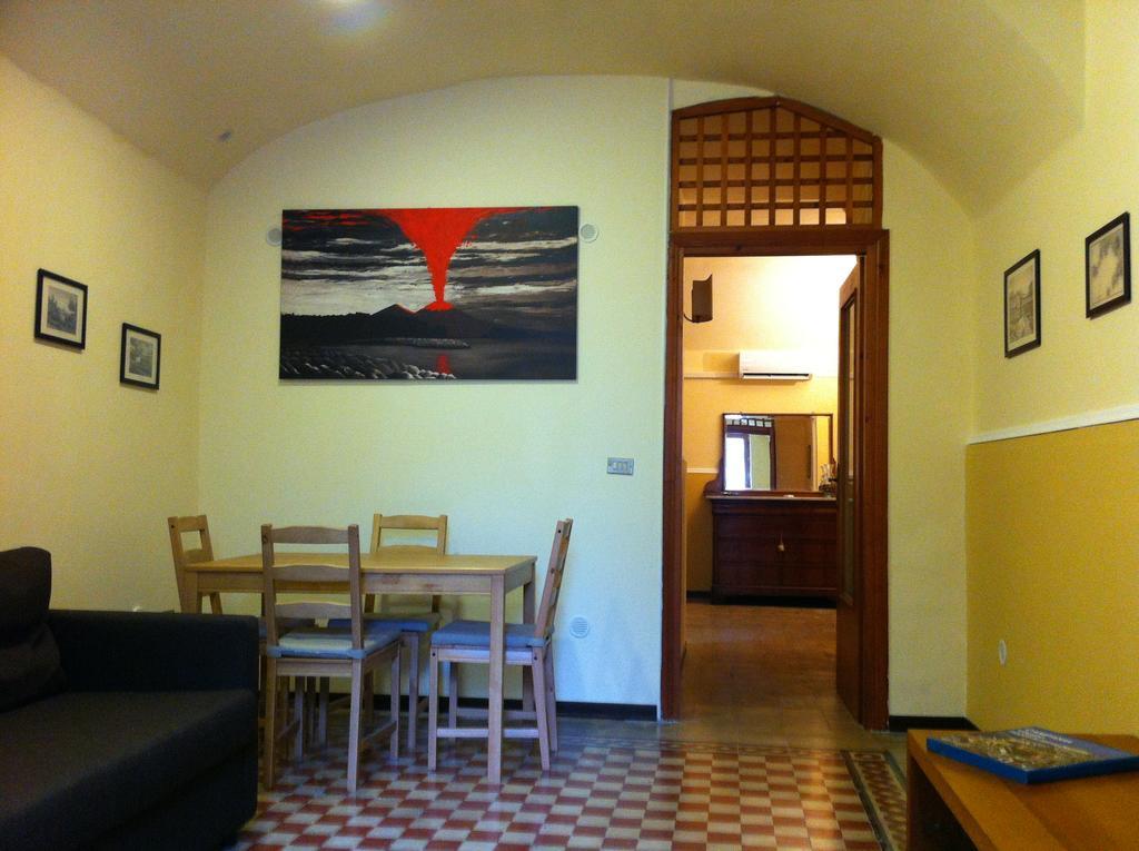 Casa Vacanze Amedeo Naples Luaran gambar